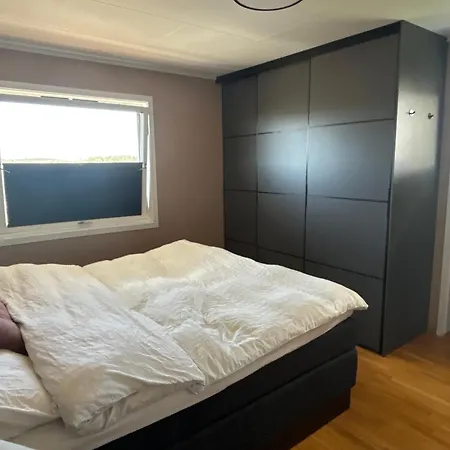 Вилла For Rent During Ons Week 10 Min Walk From Expo Area And 50 Metre From Bus Station To Center *